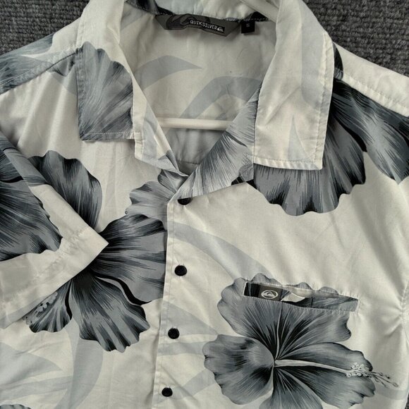 Quiksilver AOP Floral Gray White Button Up Shirt Short Sleeve Men Skate Surf SML - Picture 2 of 16